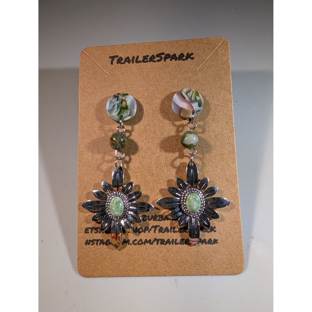 TrailerSpark Green Stone Sunburst Drop Earrings Nickel Free Boho Southwestern